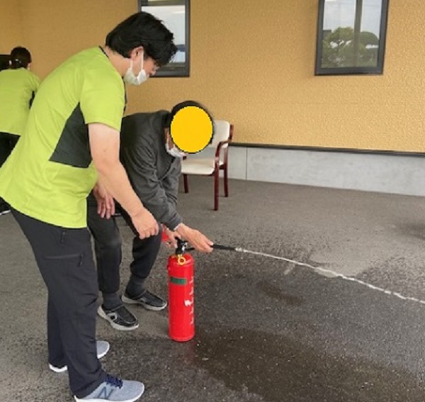 避難訓練と災害時の業務継続計画の研修を開催しました！